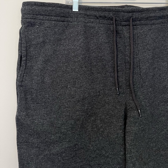 Bundle of three knit shorts. - Picture 3 of 14